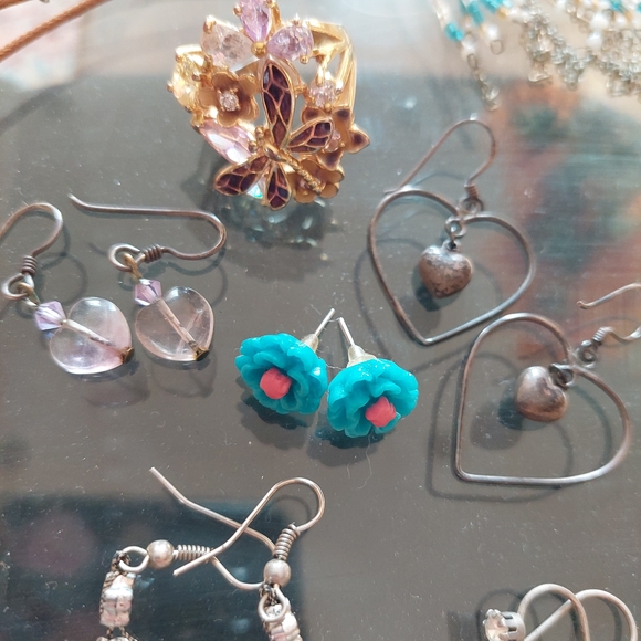 Jewelry Assortment - Necklaces, Earrings, Ring, And Bracelet - Picture 11 of 16